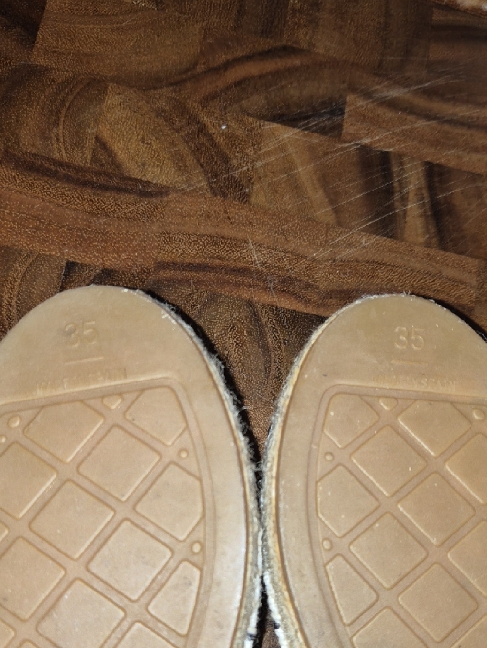 CHANEL Black and White Tweed Espadrille Flats with CC Emblem - Picture 10 of 11